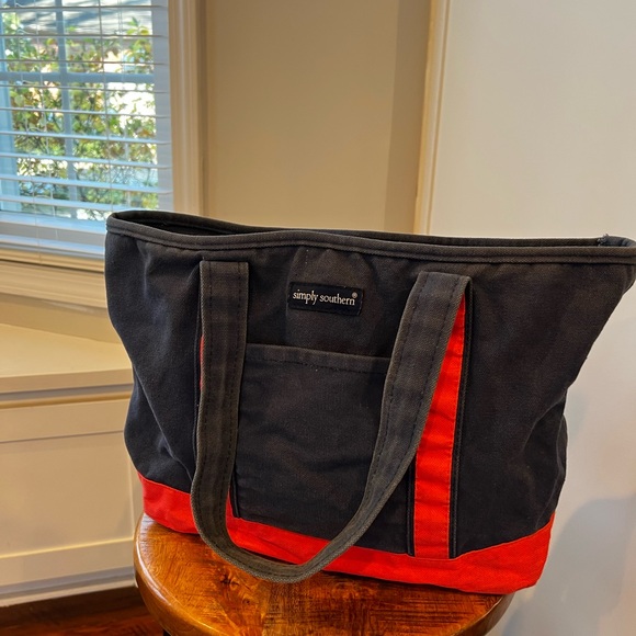 Simply Southern tote bag. 16Lx11Wx5D. Versatile tote in used condition. - Picture 1 of 4